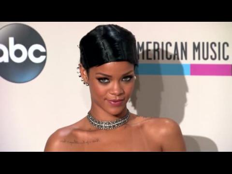 VIDEO : Rihanna y Drake se vuelven exclusivos