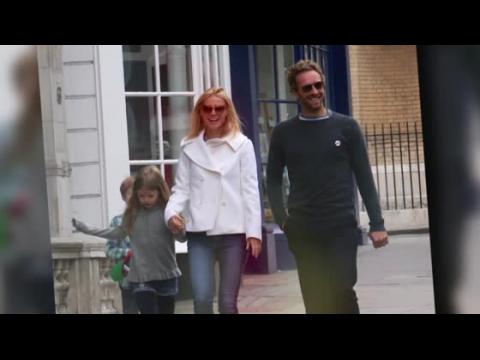 VIDEO : Gwyneth Paltrow Not Popular With Neighbors, But Chris Martin Is Golden Boy