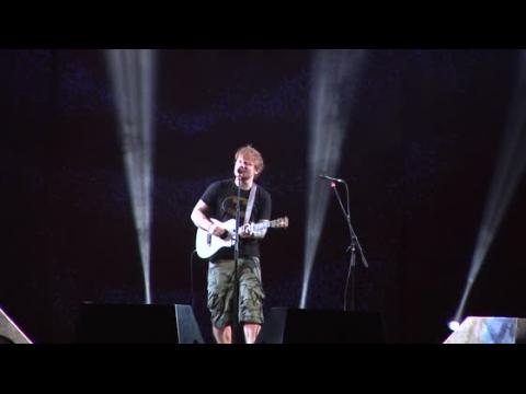 VIDEO : Ed Sheeran Sings Teenage Girl Last Song Before Her Death