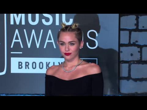 VIDEO : Miley Cyrus Clarifies G-A-Y Rant to Ex