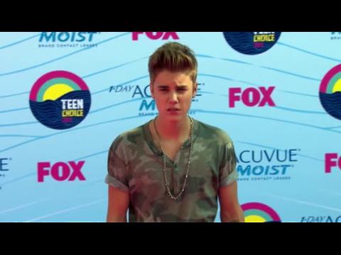 VIDEO : El gobierno de U.S. responde a la peticin de deportacin de Justin Bieber