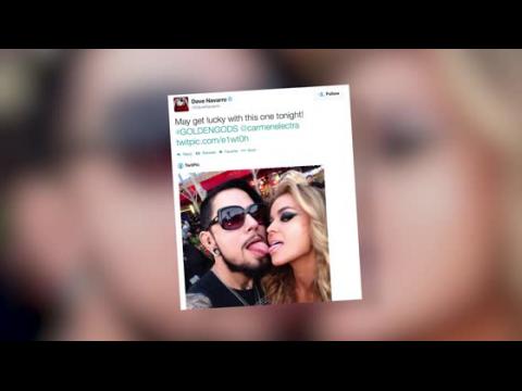 VIDEO : Reading Into Carmen Electra and Dave Navarro's Mouth Action
