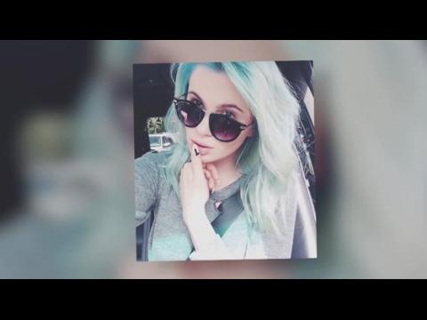 VIDEO : El color de pelo de Ireland Baldwin cambia de morado a azul