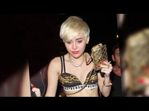 VIDEO : Miley Cyrus Parties with Louis Walsh