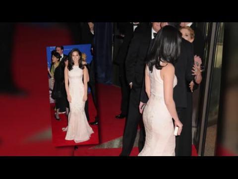 VIDEO : Olivia Munn Is Topping Best Dressed Lists