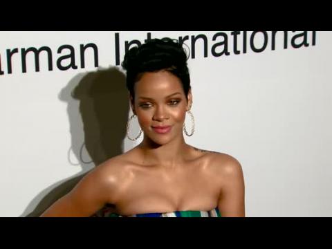 VIDEO : La cuenta en Instagram de Rihanna es eliminada