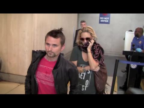 VIDEO : Signs of Kate Hudson and Matt Bellamy Relationship Trouble