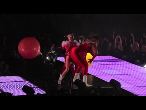 VIDEO : Miley Cyrus Under Fire From Parents For Her Bangerz Tour
