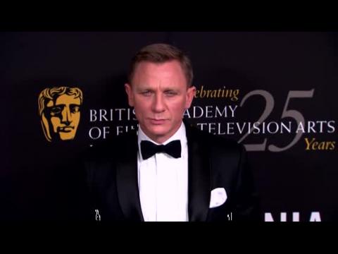 VIDEO : Daniel Craig Unexpectedly Pulls Out Of Movie