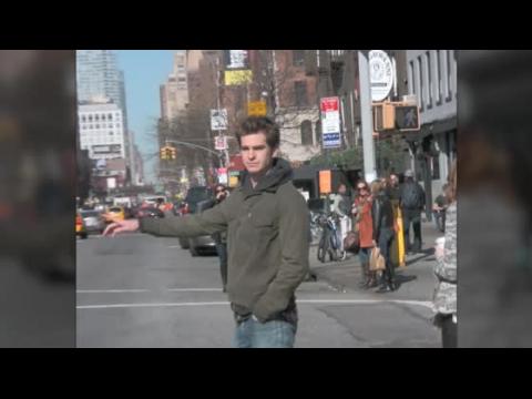 VIDEO : Did Andrew Garfield Seriously Snub Batkid at the Oscars?