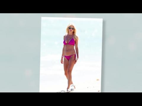 VIDEO : Victoria Silvstedt Rocks a Bikini in Miami