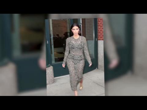 VIDEO : Kim Kardashian porte des sous-vtements confortables