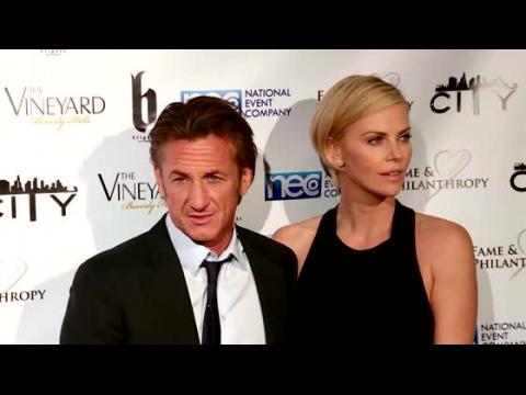 VIDEO : Could Sean Penn Be Ready To Propose To Charlize Theron?