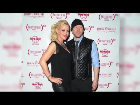 VIDEO : Jenny McCarthy & Donnie Wahlberg Are Engaged