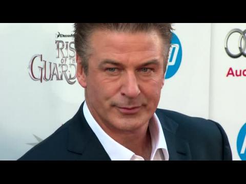 VIDEO : Alec Baldwin Says He Done With Public Life