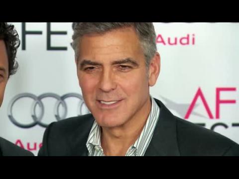 VIDEO : Supuestamente George Clooney se compromete con Amal Alamuddin