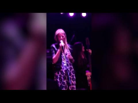 VIDEO : Gwyneth Paltrow canta unas canciones de msica Country en Hollywood