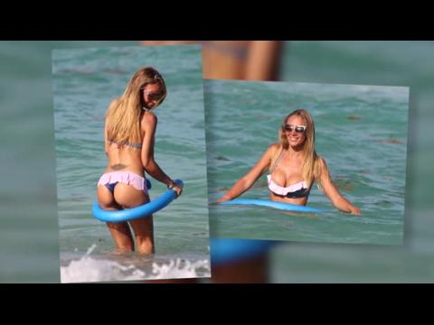 VIDEO : Laura Cremaschi en bikini string  Miami