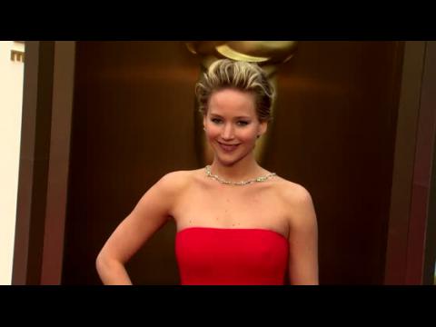 VIDEO : Jennifer Lawrence Reportedly Drunk and Puking at Oscar Party