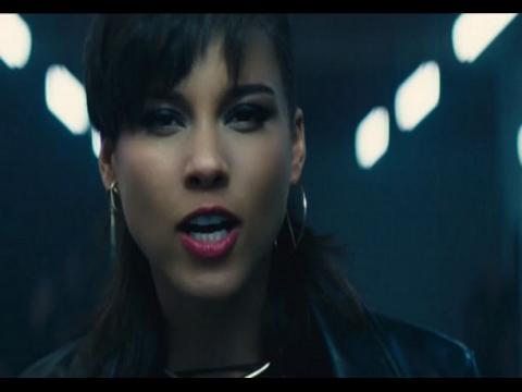 VIDEO : Alicia Keys - It is On Again Music Video