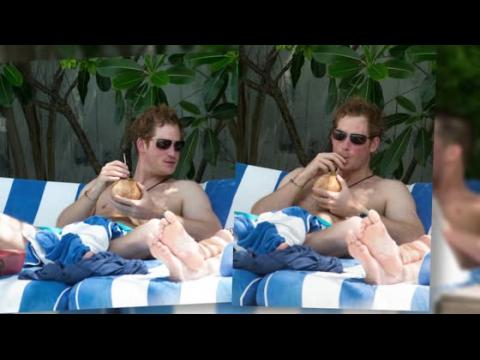 VIDEO : Newly Single Prince Harry Poolside in Miami With Models