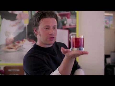 VIDEO : Jamie Oliver lance la chane Drinks Tube