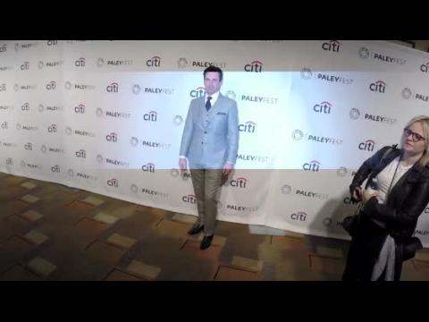 VIDEO : Jon Hamm's Connection With Elisabeth Moss Questioned