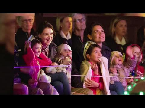 VIDEO : Suri Cruise S'amuse  Disney World