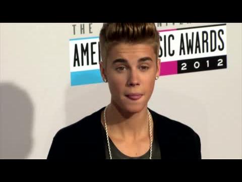 VIDEO : Justin Bieber Fche Ses Fans Avec Son Retard