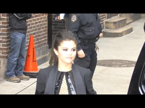 VIDEO : Selena Gomez Dévoile Ses Jambes Et Dit Avoir Fait Pleurer Justin Bieber