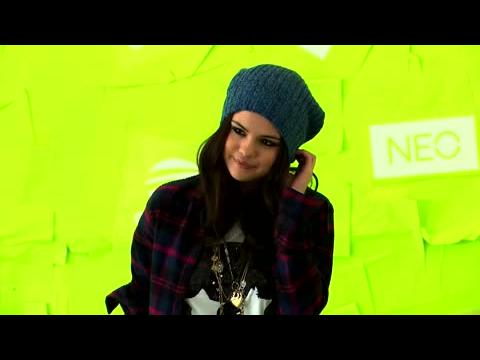 VIDEO : Selena Gomez montre différentes émotions après son concert pour l'UNICEF