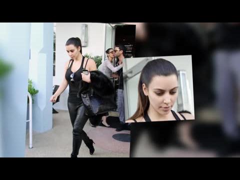 VIDEO : Kim Kardashian, sans maquillage et l'air fatigu