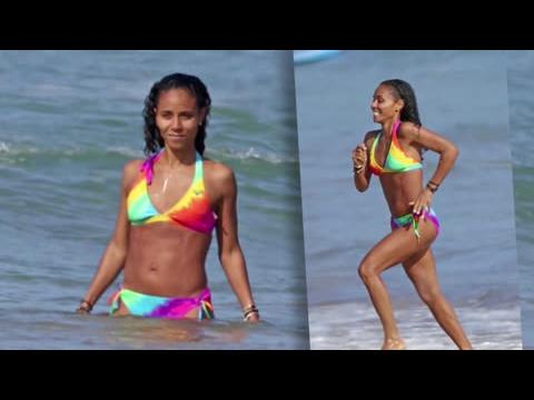 VIDEO : Jada Pinkett Smith dvoile ses abdos dans un bikini multicolore