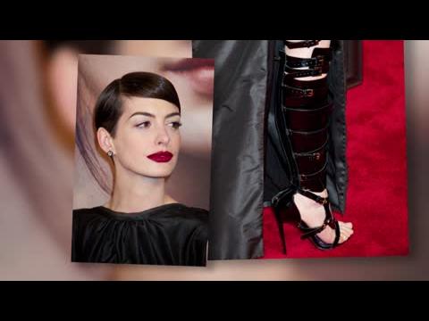 VIDEO : Anne Hathaway en talons hauts  la premire des Misrables