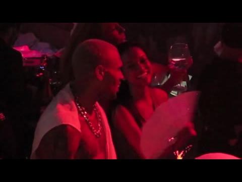 VIDEO : Christina Milian dit que Chris Brown est toujours avec Karrueche