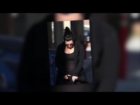 VIDEO : Kim Kardashian Montre Son Ventre Dans Un Top Transparent
